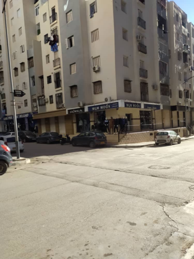  vente d'un local  à belgaid 