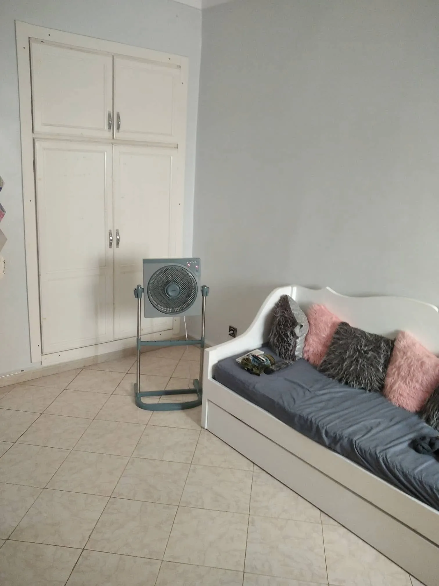  vente d'un appartement  à hai el yasmin 