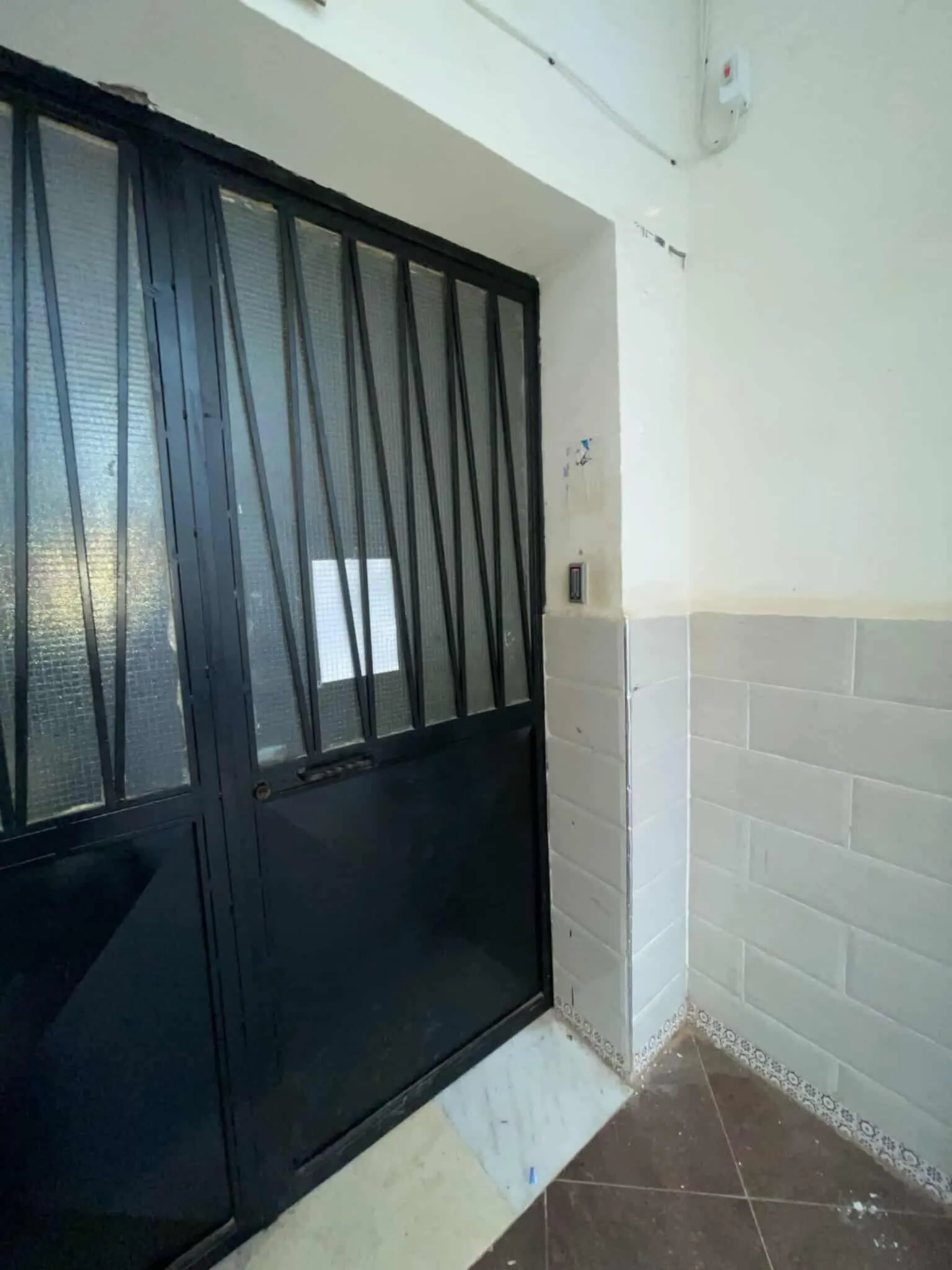 vente d'un appartement F3 rénové à Belgaïd